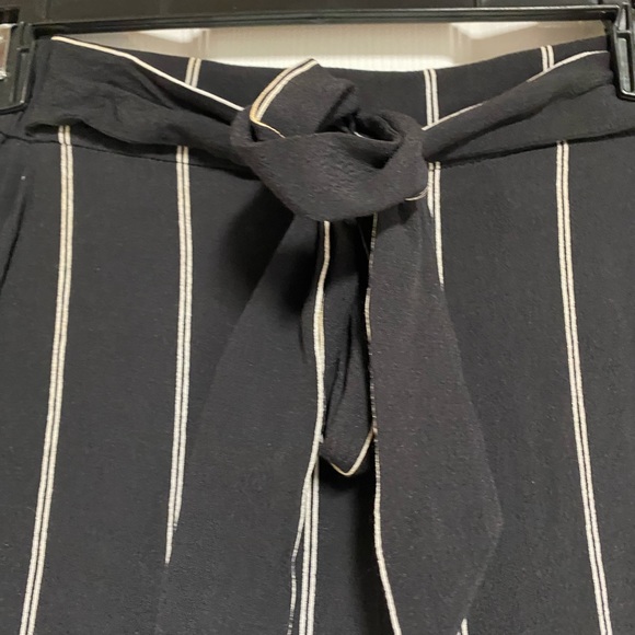 Wilfred Stripped Pant Size Medium - Picture 2 of 7